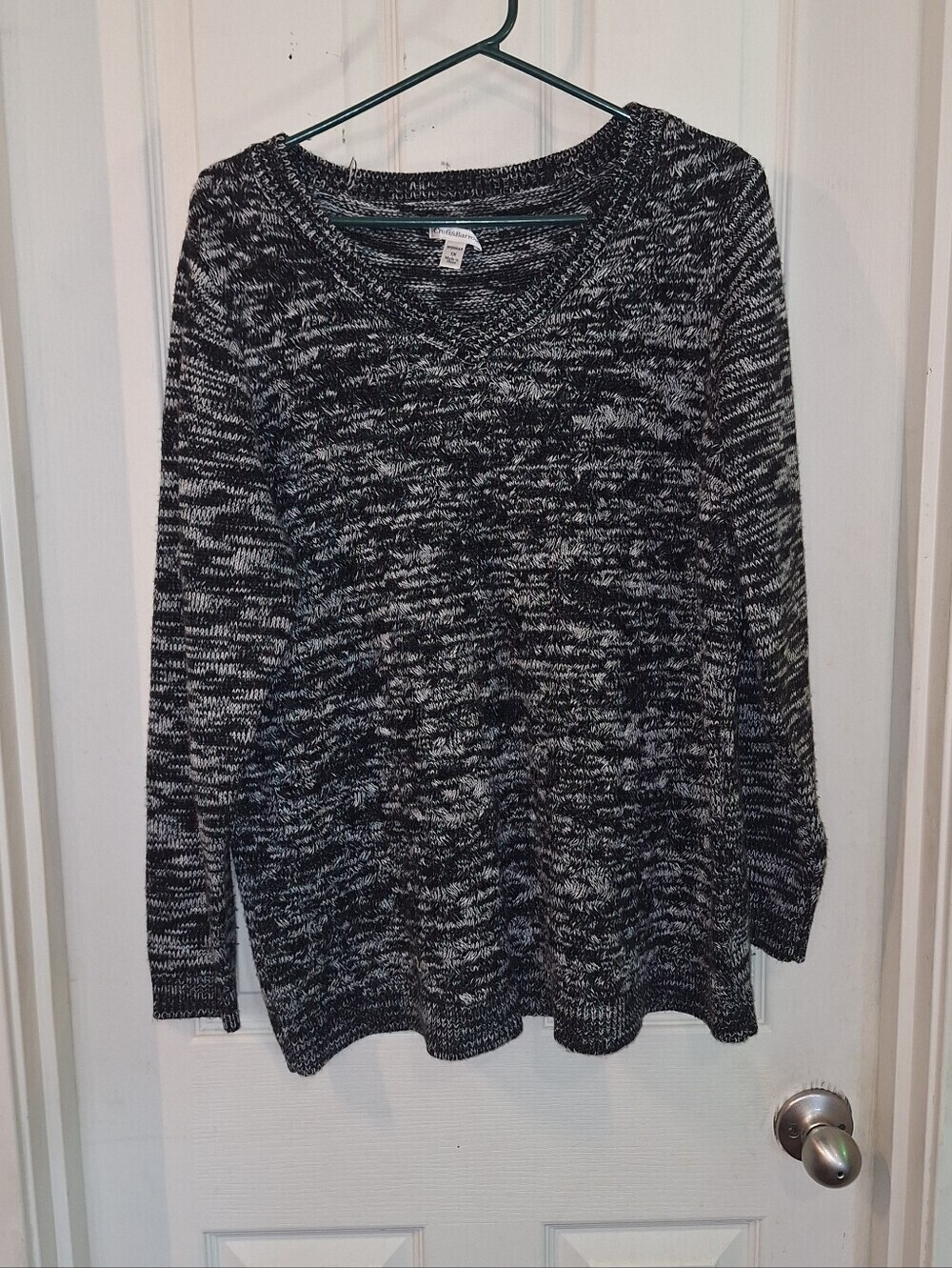 Croft & Barrow Black V Neck Sweater